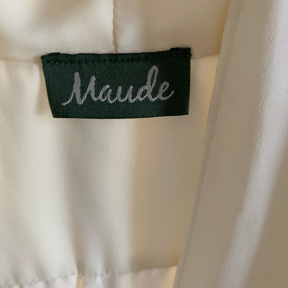 White blazer / cardigan